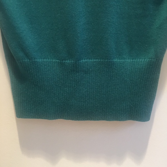 NWOT Original Penguin V-neck sweater, size Small - Picture 9 of 11